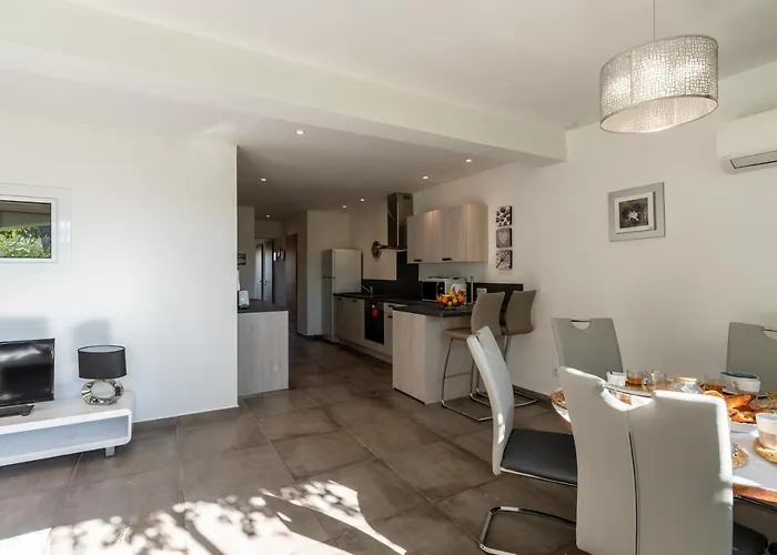 Les Arcades De Cala Rossa Daire